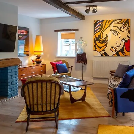 1960S Inspired City Centre Apartment For 4 With Parking NWI Exterior foto