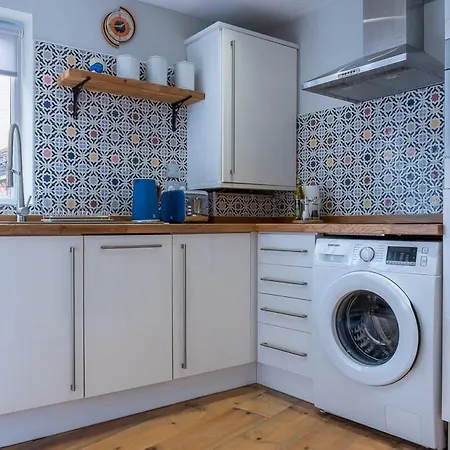 1960S Inspired City Centre Apartment For 4 With Parking NWI Exterior foto
