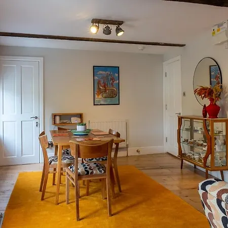1960S Inspired City Centre Apartment For 4 With Parking NWI Exterior foto