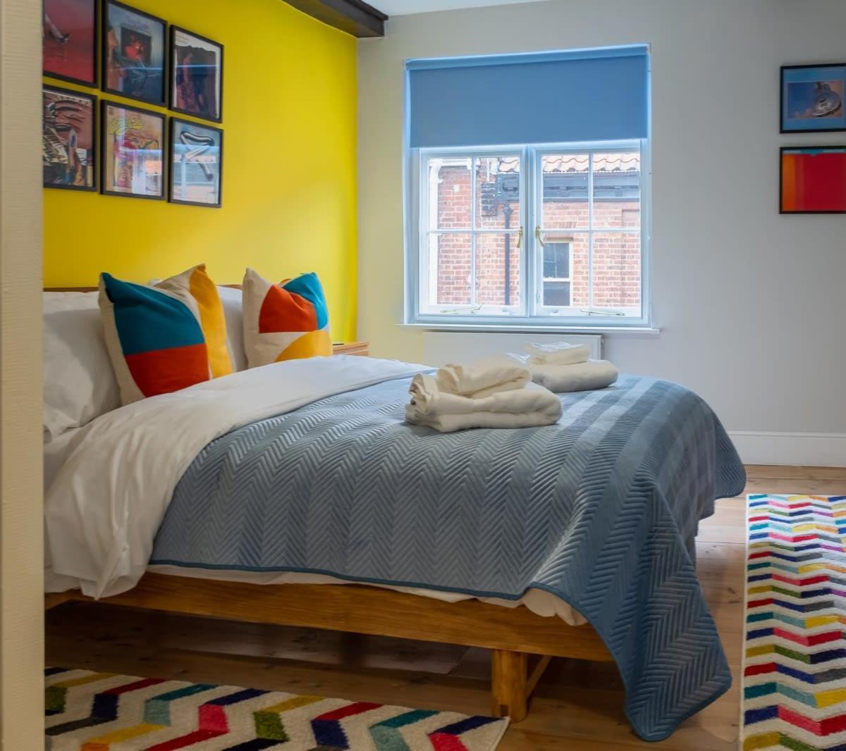 1960s Inspired Centre For 4 With Parking Apartment Norwich